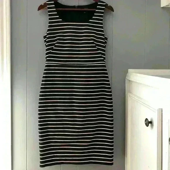 NWOT The limited dress tag size 4 - Picture 2 of 9